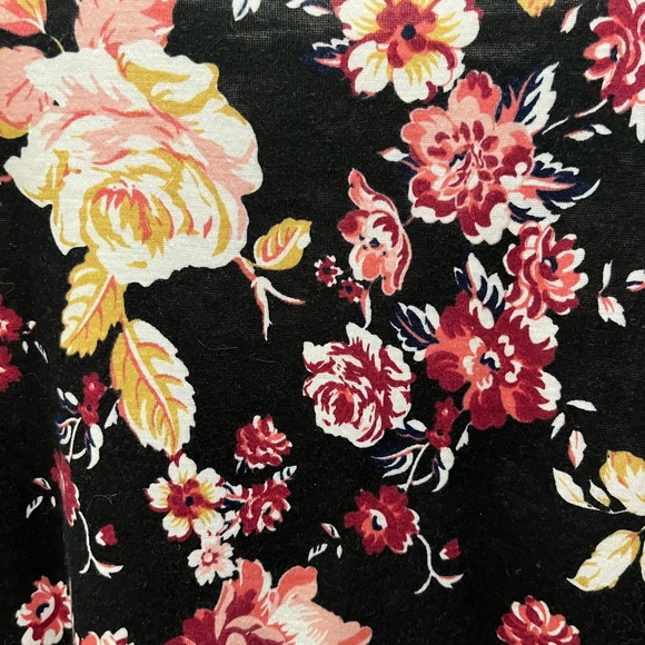 Floral top with bell sleeves in 2X. - Picture 4 of 5